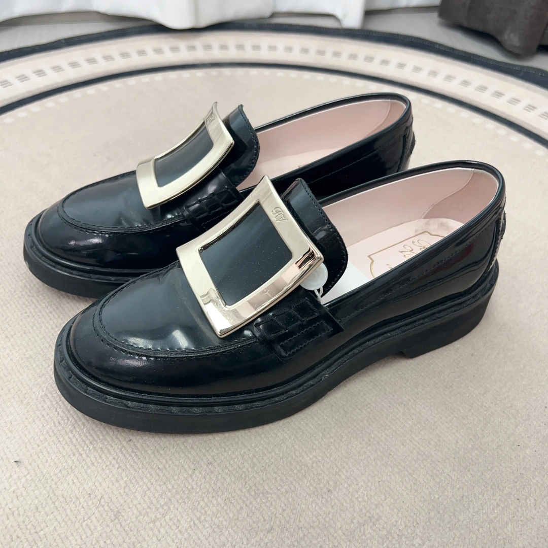 95新 Roger Vivier/罗杰·维威耶 皮质35码半/250916GXRGY05