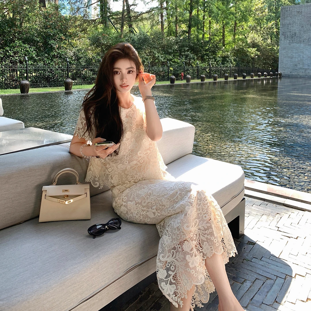 “中古法蕾套装”溢出屏幕的优雅与浪漫~ 重工蕾丝三件-时尚套装