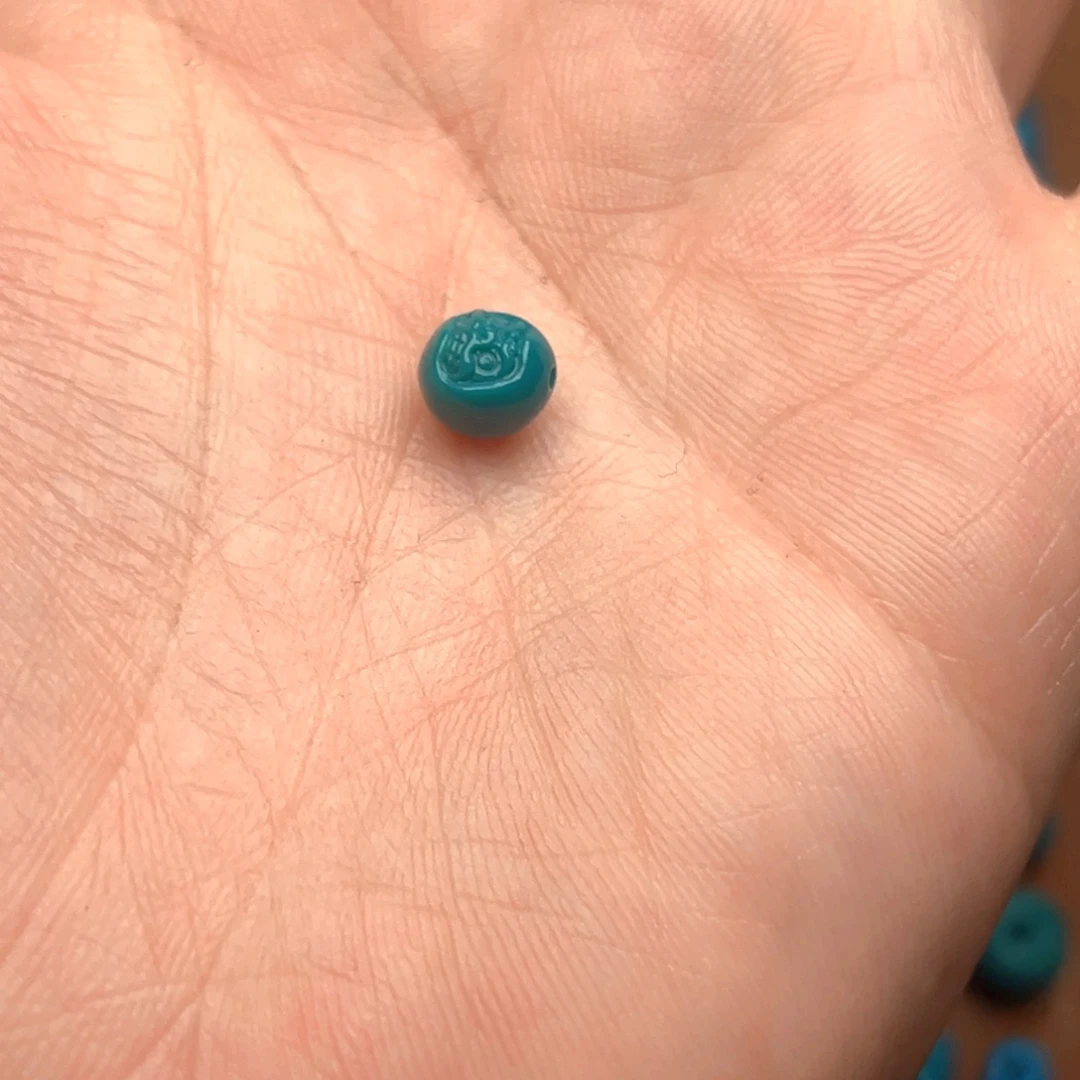 可****绿松石未镶嵌颈饰