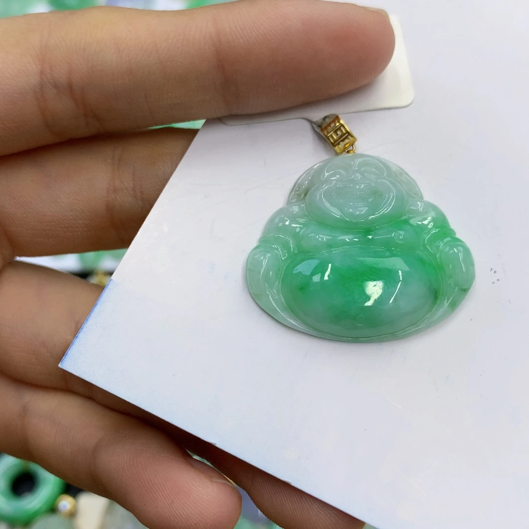 翡翠18K金镶嵌颈饰翡翠
