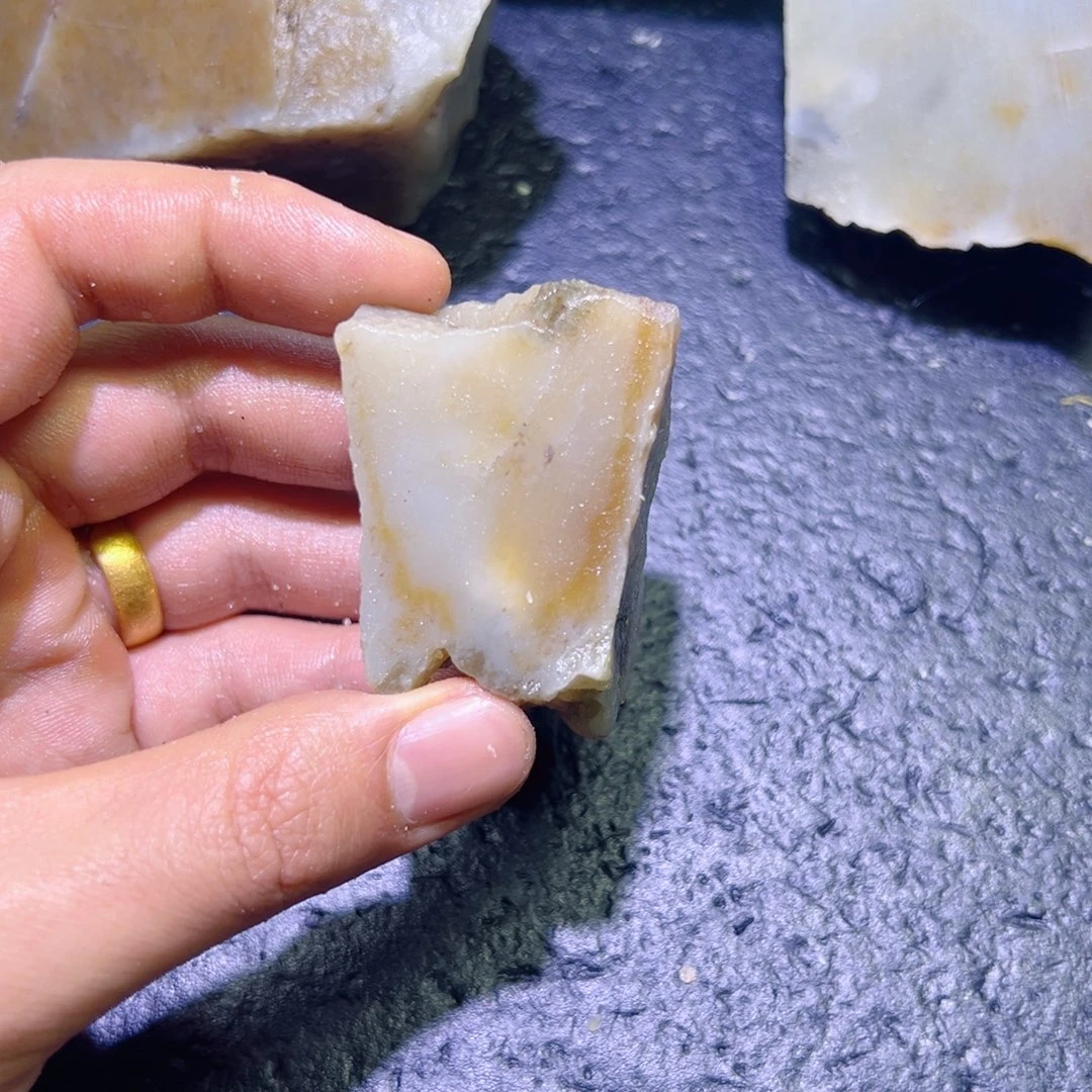 和田玉未镶嵌珠宝半成品