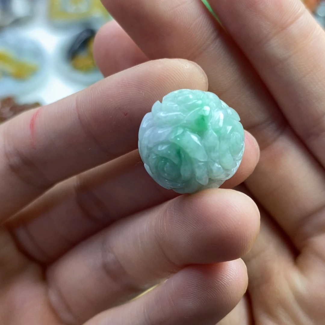 翡翠未镶嵌颈饰吊坠