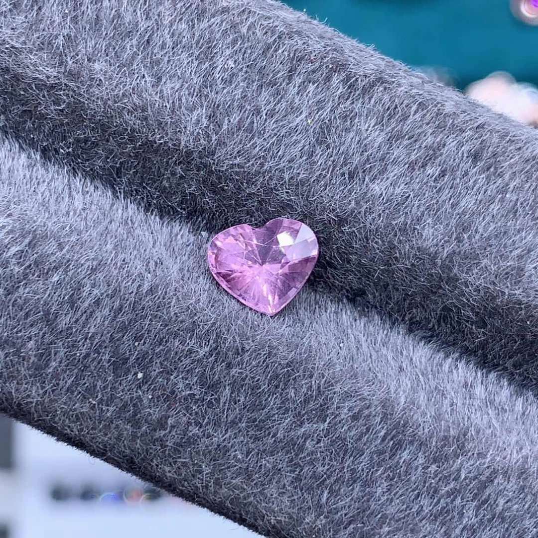 尖晶石裸石1.2克拉爱心