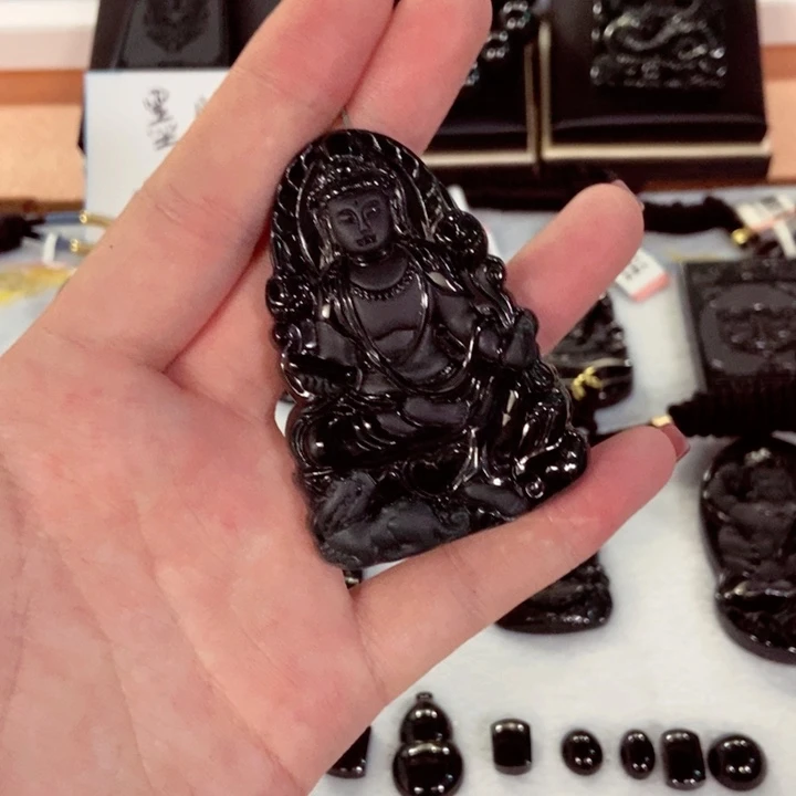 请***哥翡翠未镶嵌颈饰翡翠