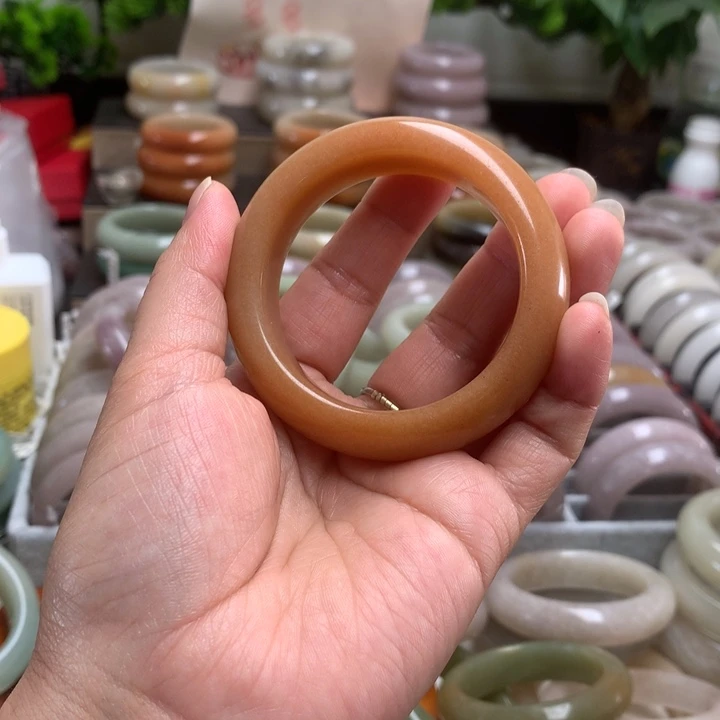 石英质玉未镶嵌手镯