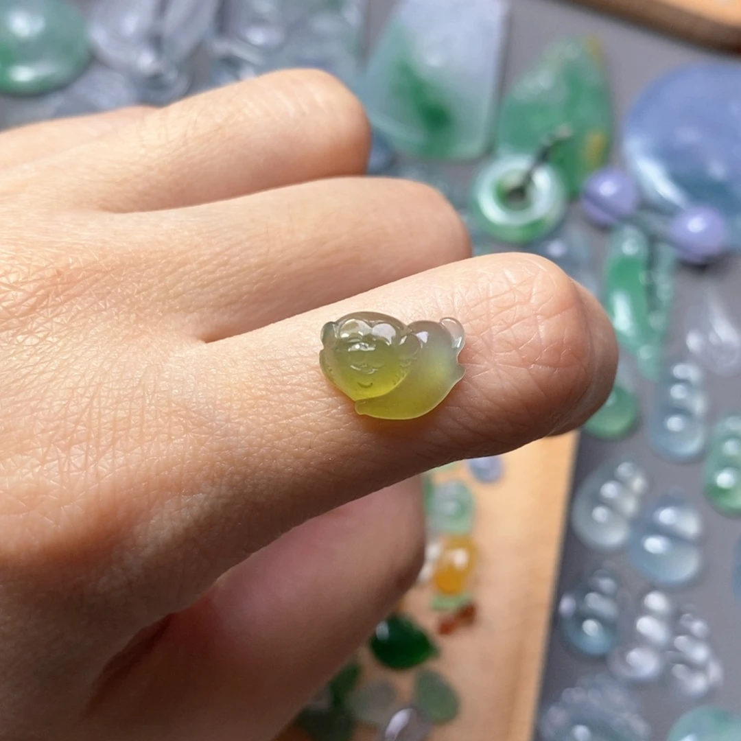 翡翠未镶嵌颈饰翡翠