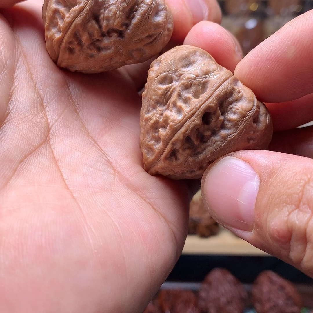 @***文把件文玩核桃东北楸子文玩核桃草莓