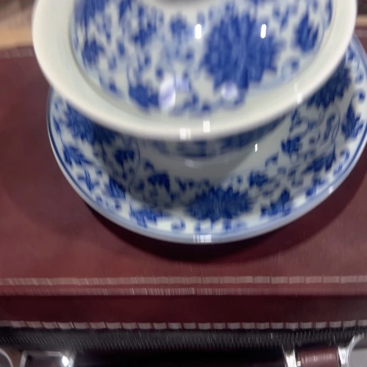 人***醒瓷片白青花缠枝莲元宝盖碗全