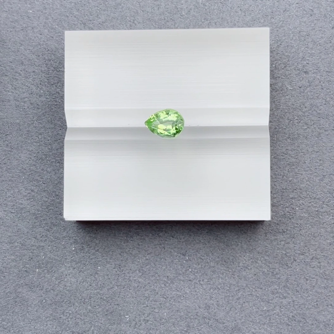 ****未镶嵌橄榄石笔搁天然全净无瑕1.65CT