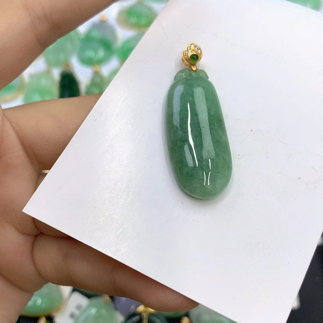 翡翠未镶嵌颈饰翡翠