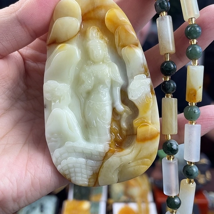 未镶嵌蛇纹石玉颈饰