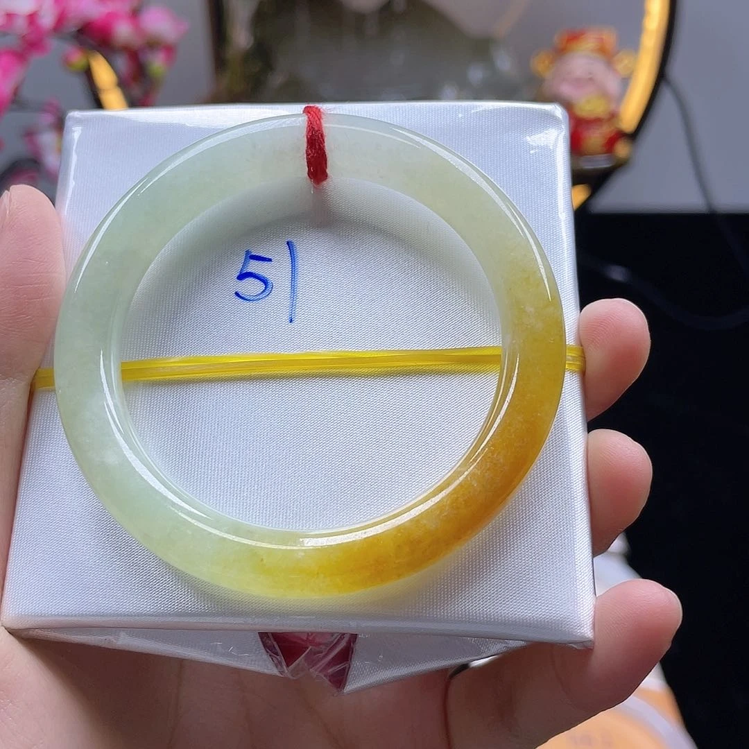 翡翠手镯未镶嵌翡翠手镯