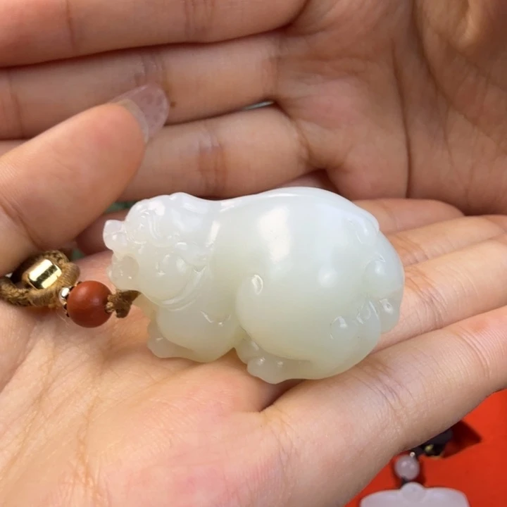 W***W和田玉未镶嵌颈饰