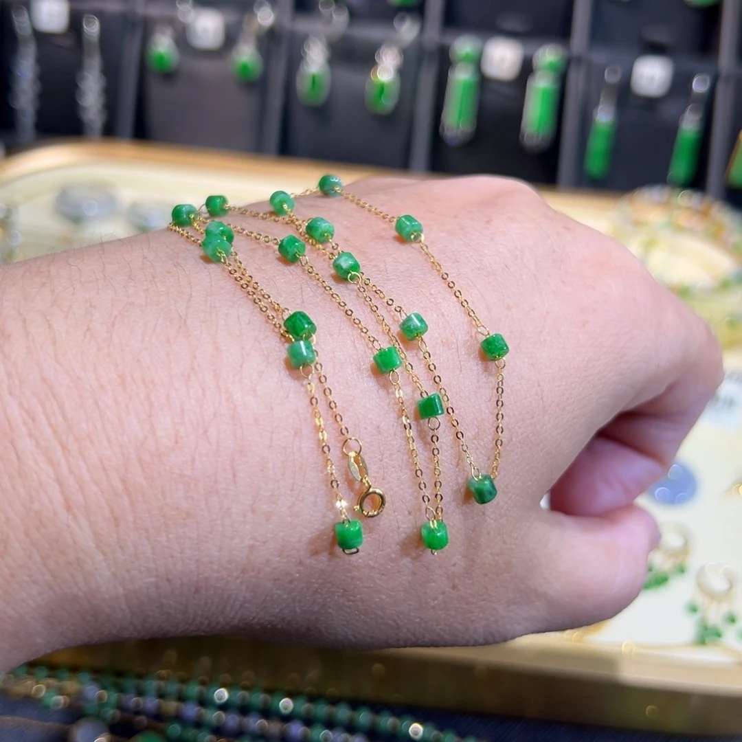 颈饰18K金镶嵌翡翠满天星45c m