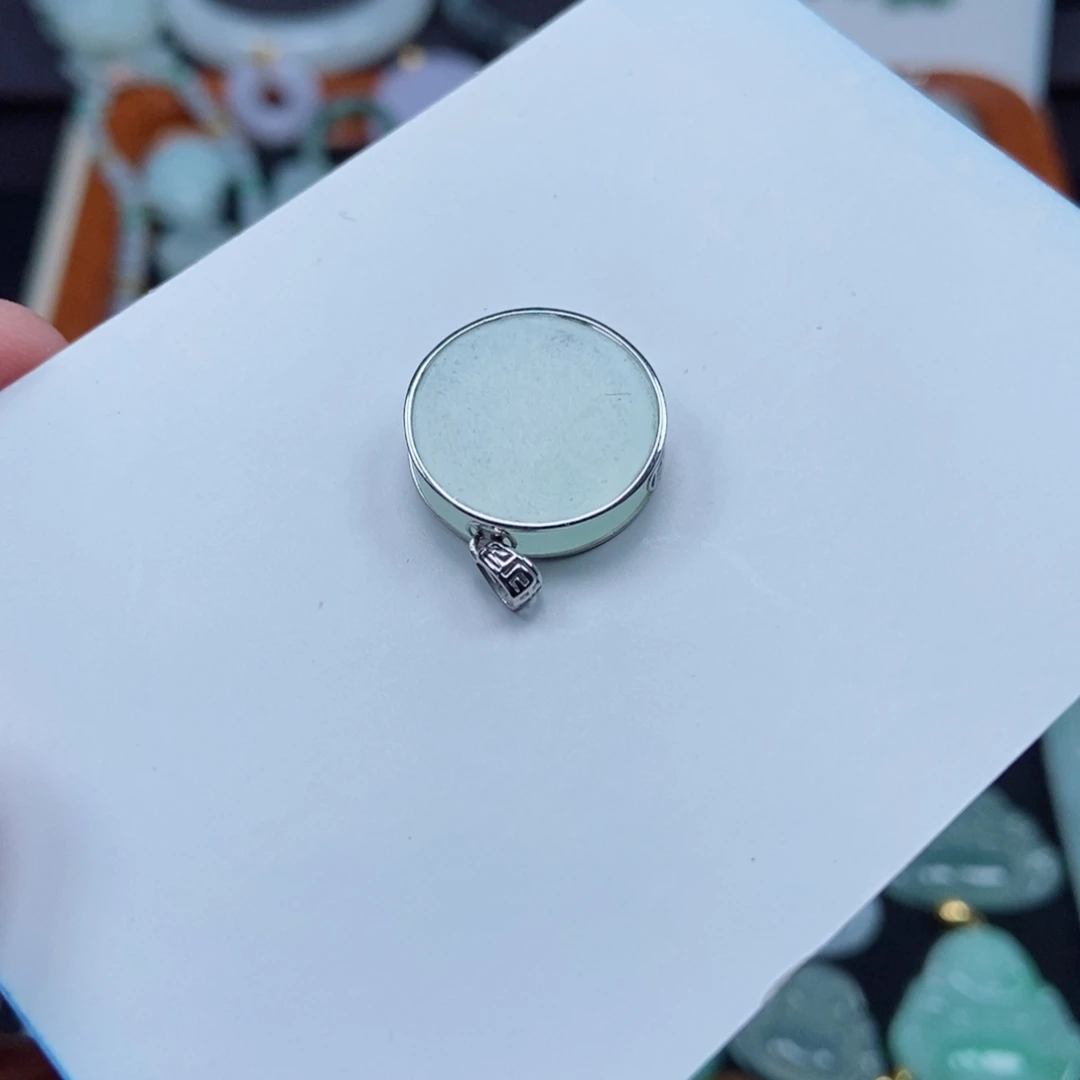 翡翠颈饰未镶嵌微*