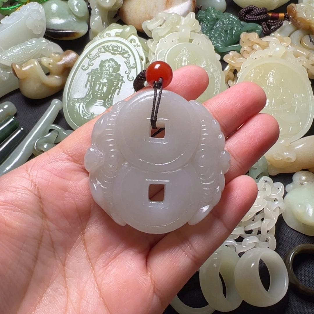 东***风和田玉未镶嵌颈饰