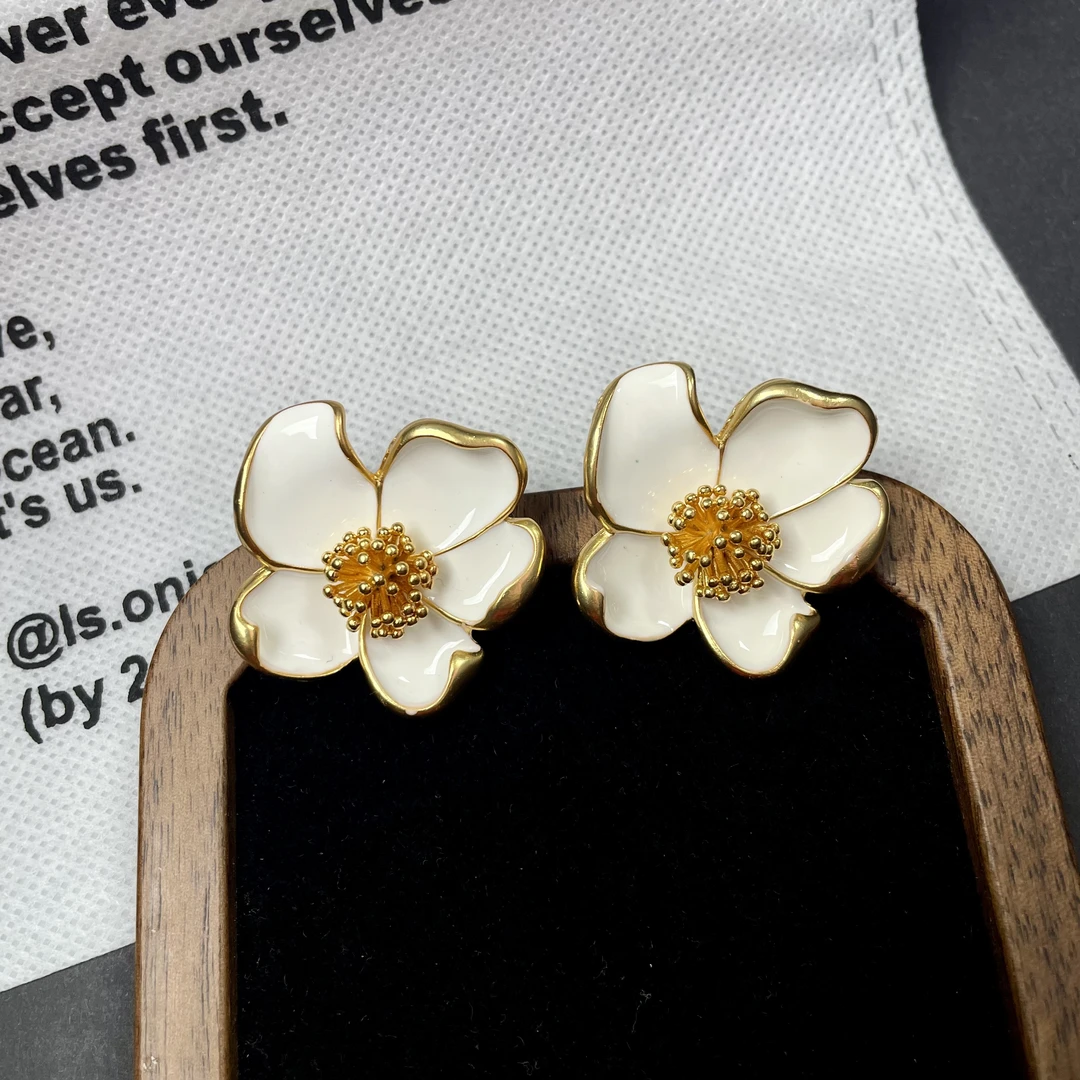 铜合金耳饰 买三送一  手工气质百搭复古优雅中古精致耳钉