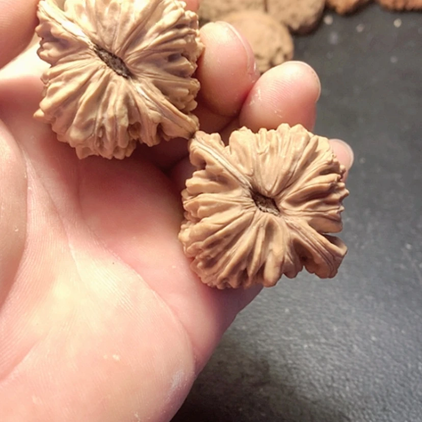 【闪购商品】文玩核桃吊坠霸**儿四座楼