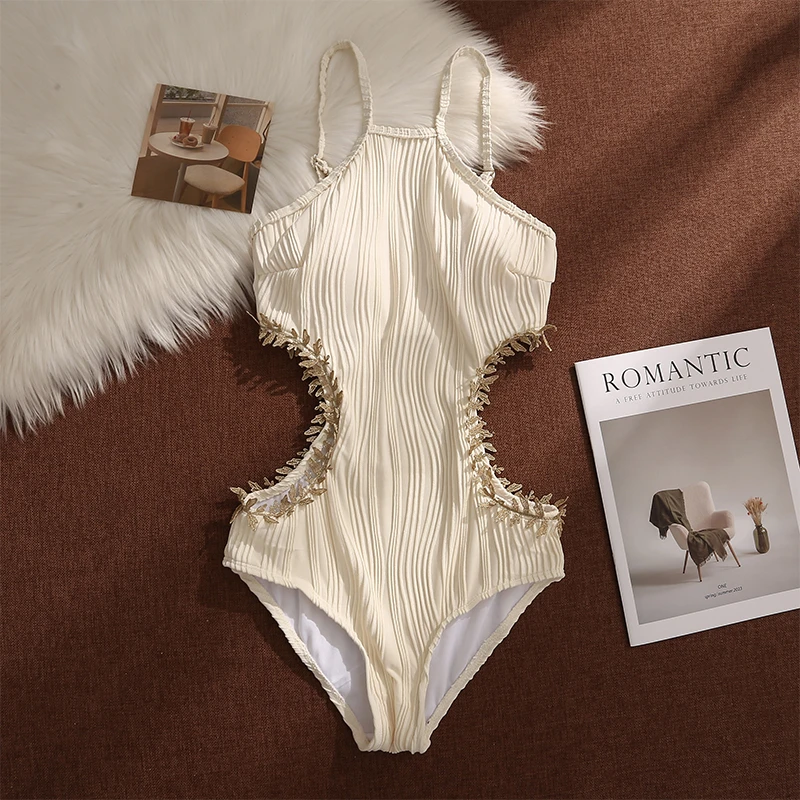 法式连体吊带背心女夏季外穿2025新款性感纯欲高级感露腰温泉泳衣