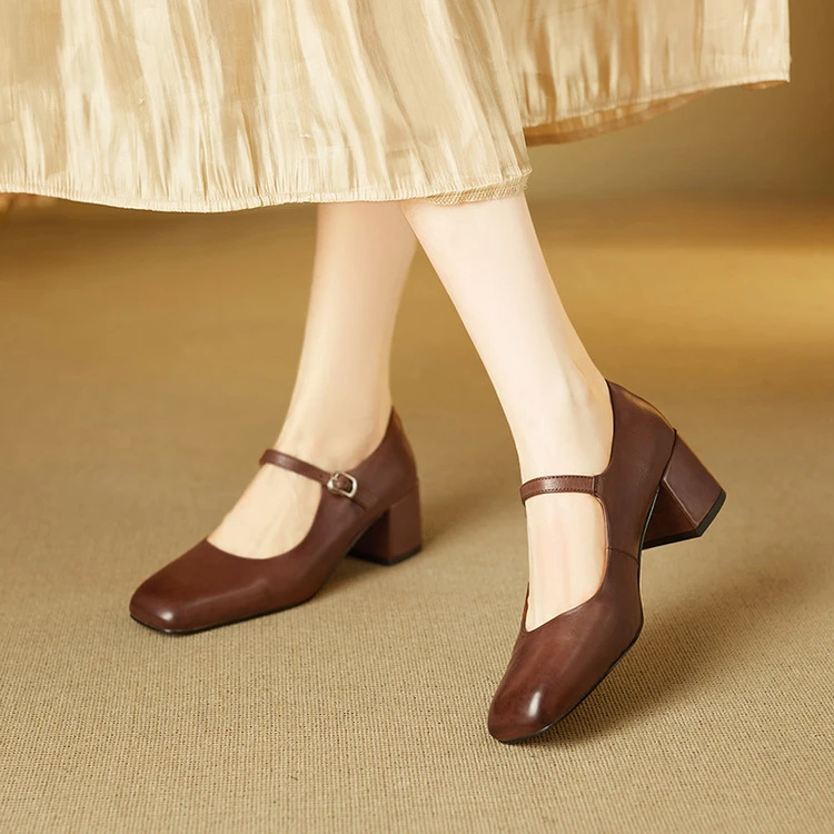 气质平底5.5cm深口女鞋方头圆头2025年夏季复古风粗跟一字扣纯色