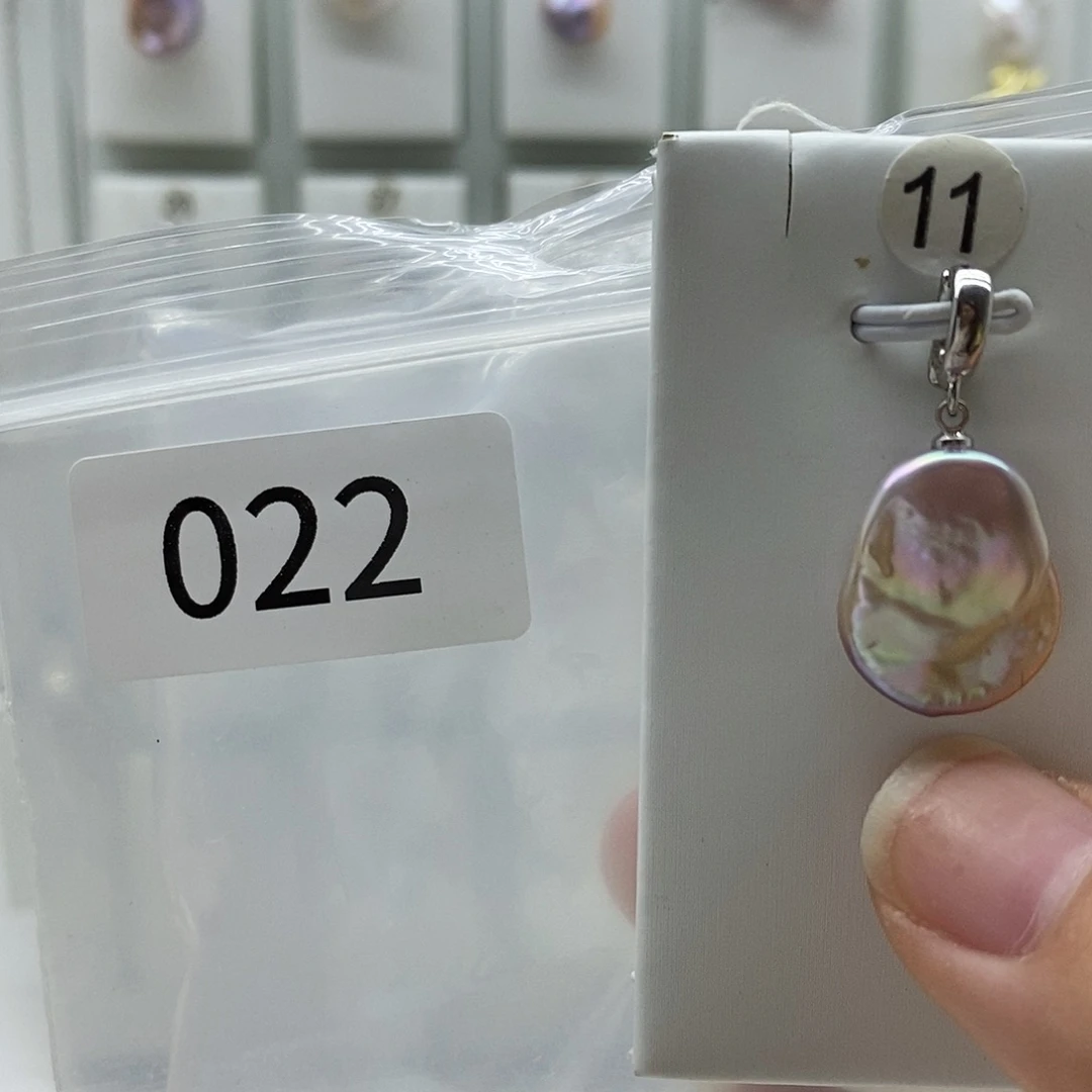 叫***噻淡水珍珠颈饰合金