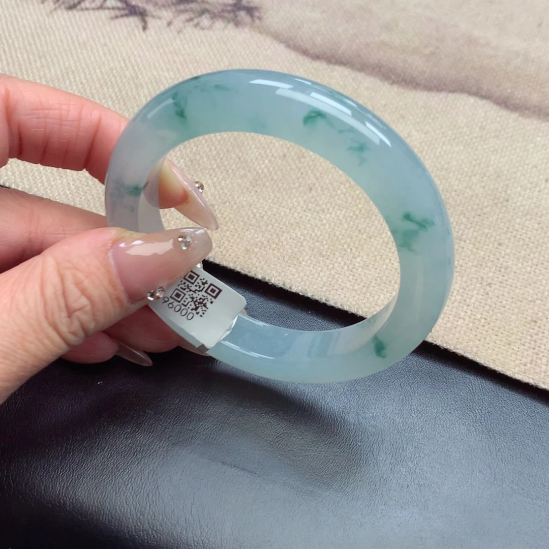 未镶嵌手镯翡翠缅甸翡翠手镯