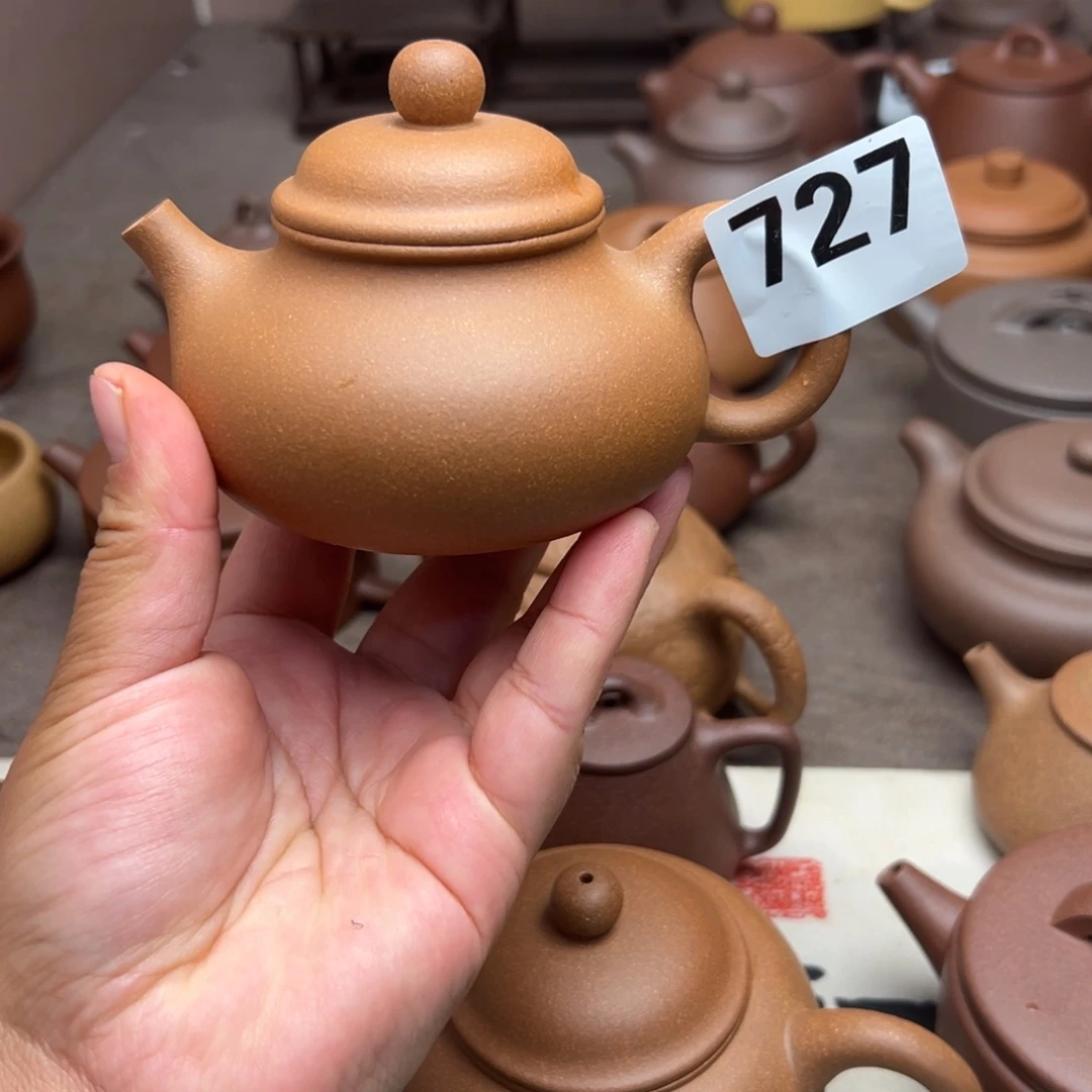 紫砂茶壶黄降坡半手工210cc左右瑕疵