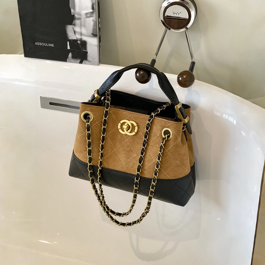 香港正品2025新款秋季小香风女新款超火皮绒链条水桶包单肩斜挎包