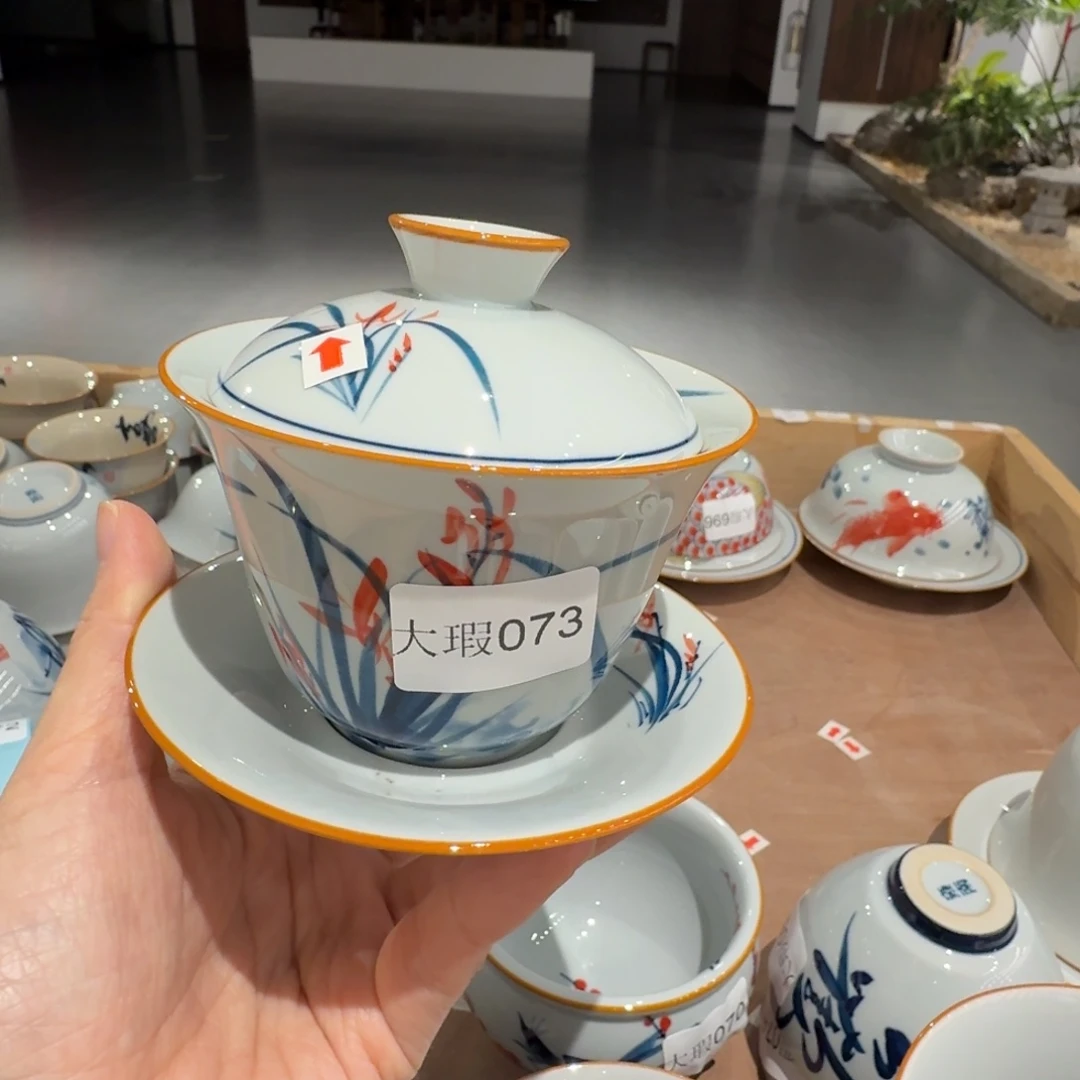 釉下手绘茶具微瑕