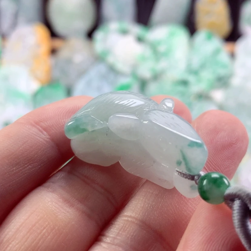 【闪购商品】翡翠吊坠(不含链)未镶嵌