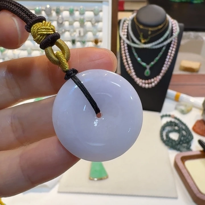 翡翠未镶嵌颈饰平安扣