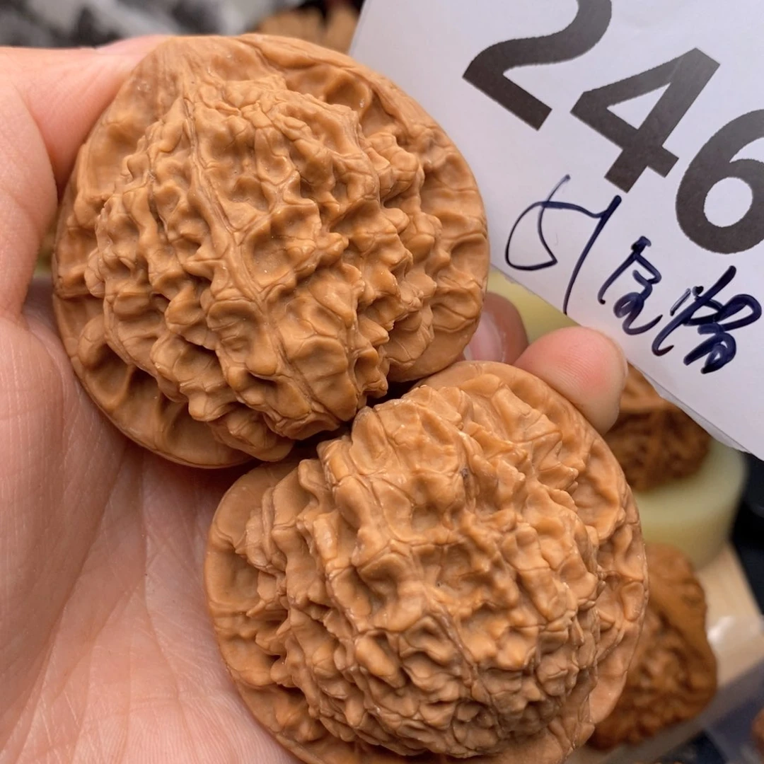 文玩核桃把件246号51全帽