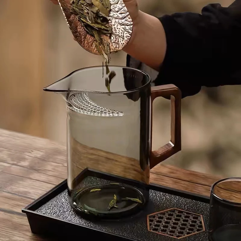 实木把手大容量月牙公道杯