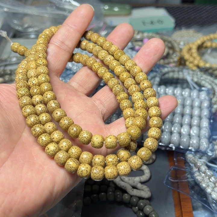 星月菩提手串鸡油黄98左右108颗