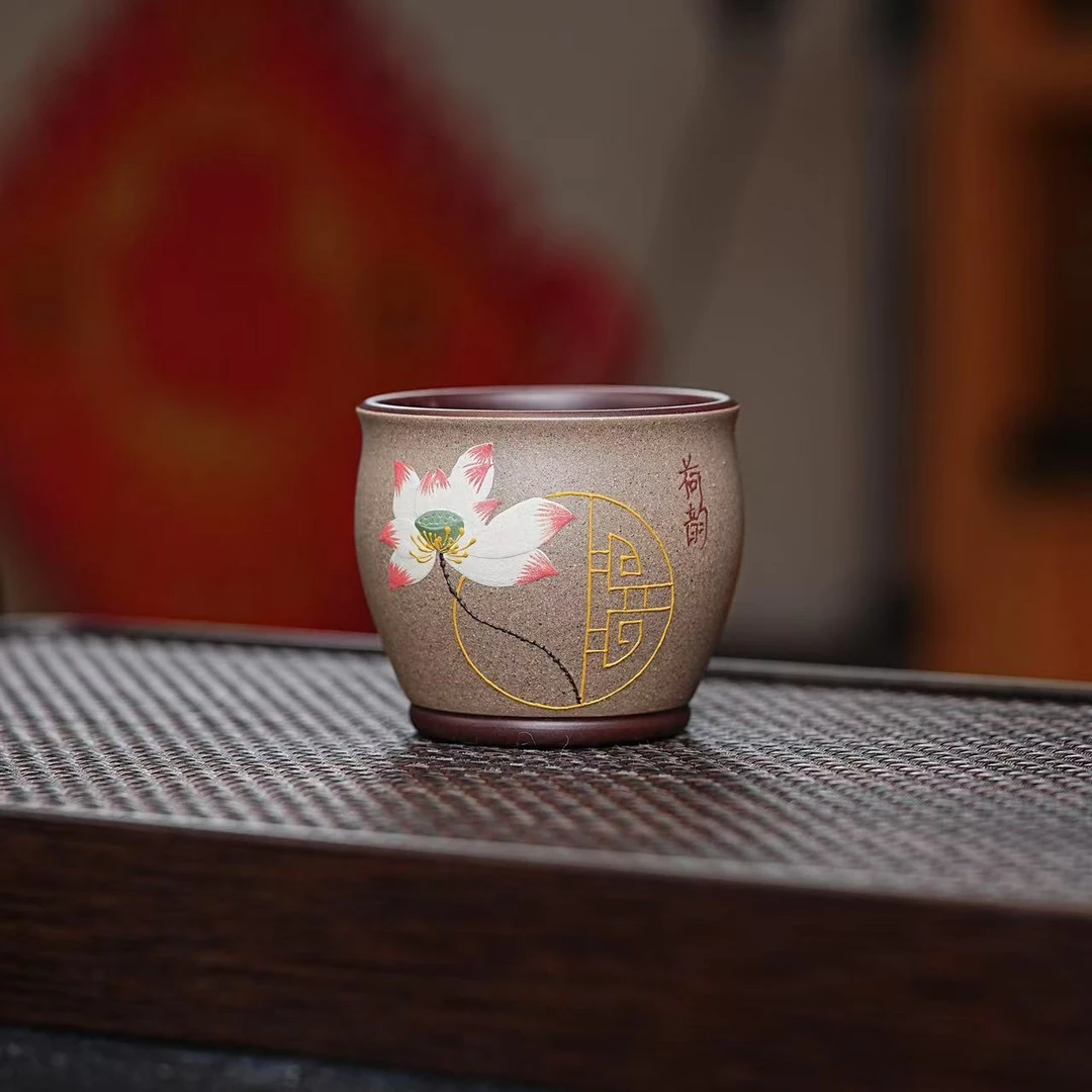 宜兴原矿黑心土粉浆白段全手工泥绘荷花荷韵紫砂主人杯
