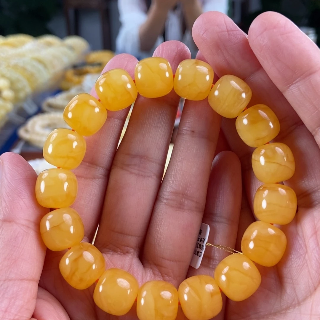 琥珀未镶嵌珠宝奇石13同料鸡油红老型24.04