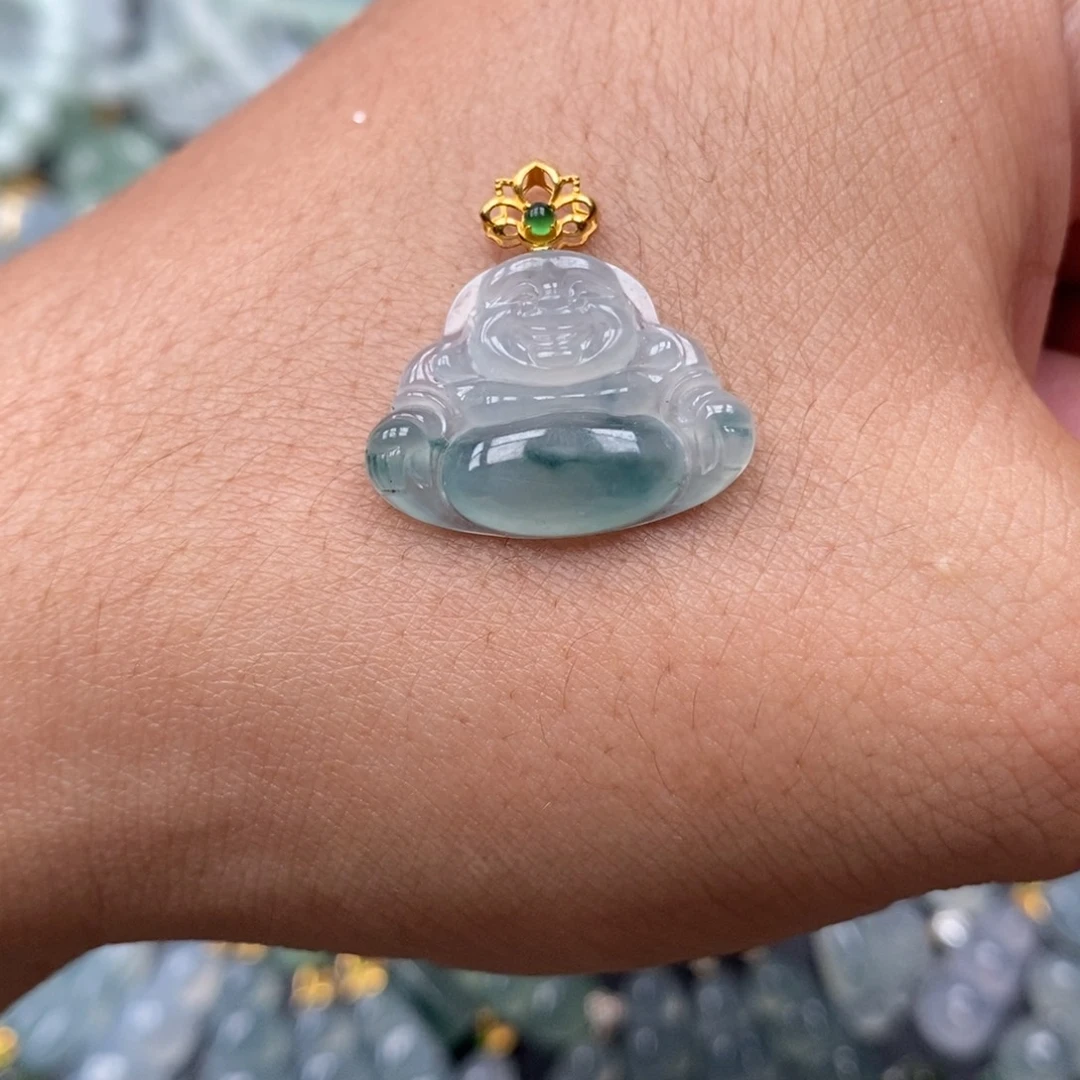 海***的翡翠18K金镶嵌颈饰