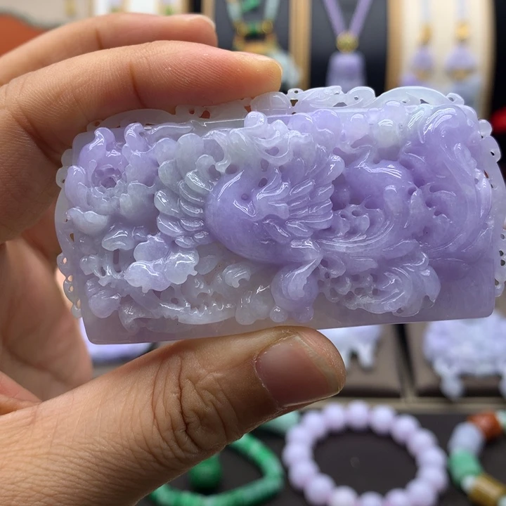 翡翠未镶嵌吊坠(赠链)