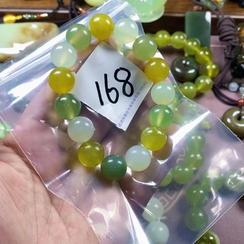 未镶嵌蛇纹石玉颈饰