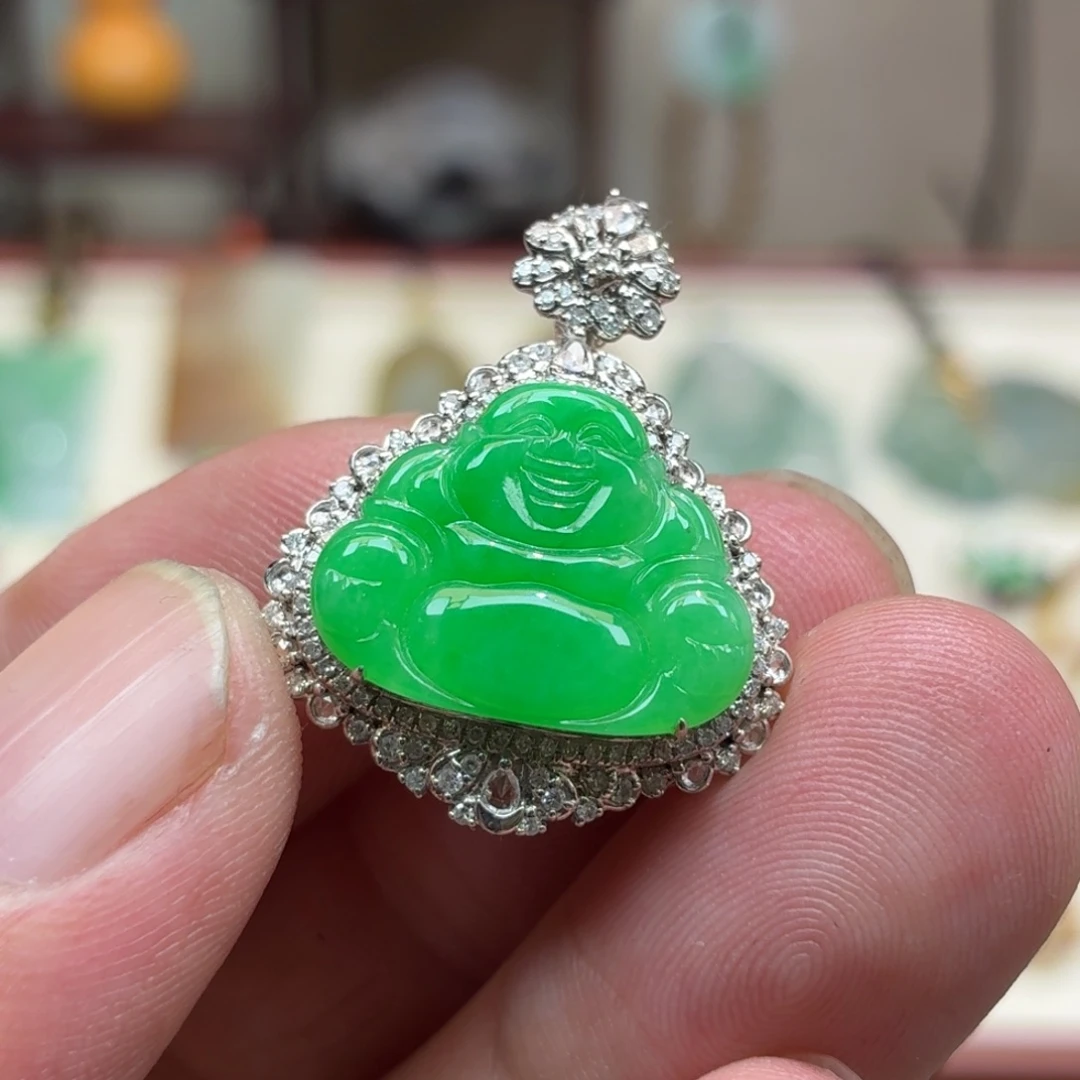 翡翠18K金镶嵌颈饰