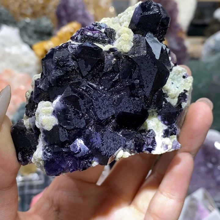 石材多面体黑紫金字塔银都云云共生