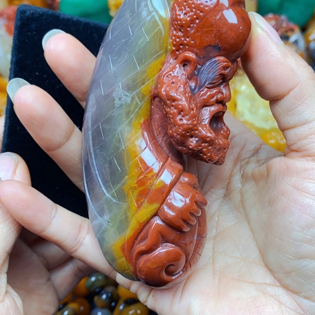 石英质玉（黄龙玉）未镶嵌颈饰