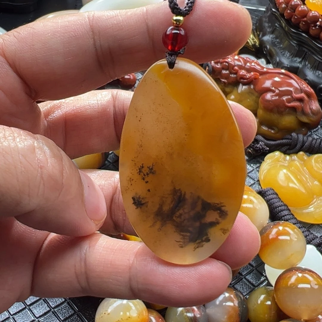 石英质玉未镶嵌颈饰