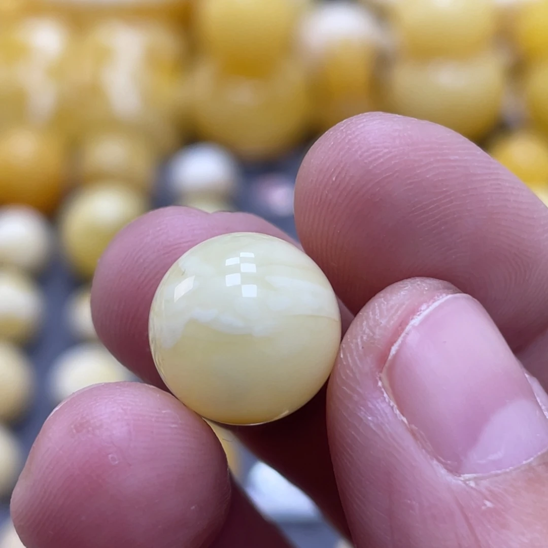 蜜蜡未镶嵌裸石13mm皮色