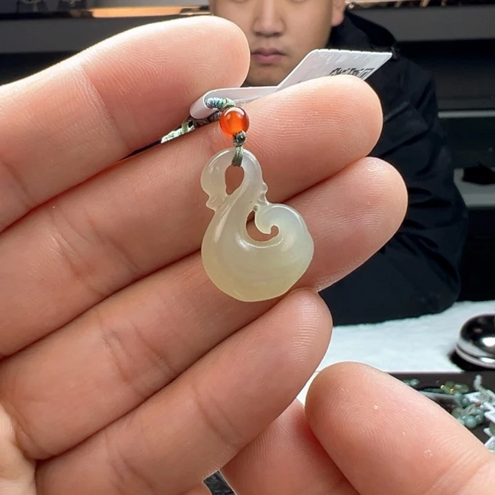 未镶嵌蛇纹石玉颈饰