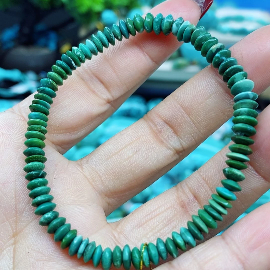 绿松石颈饰未镶嵌