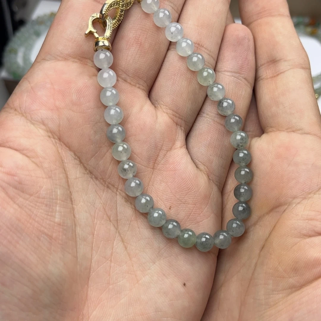匿****翡翠未镶嵌颈饰122