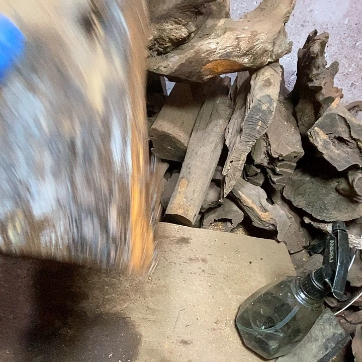 D***G贡木把件我们的确是一个人在