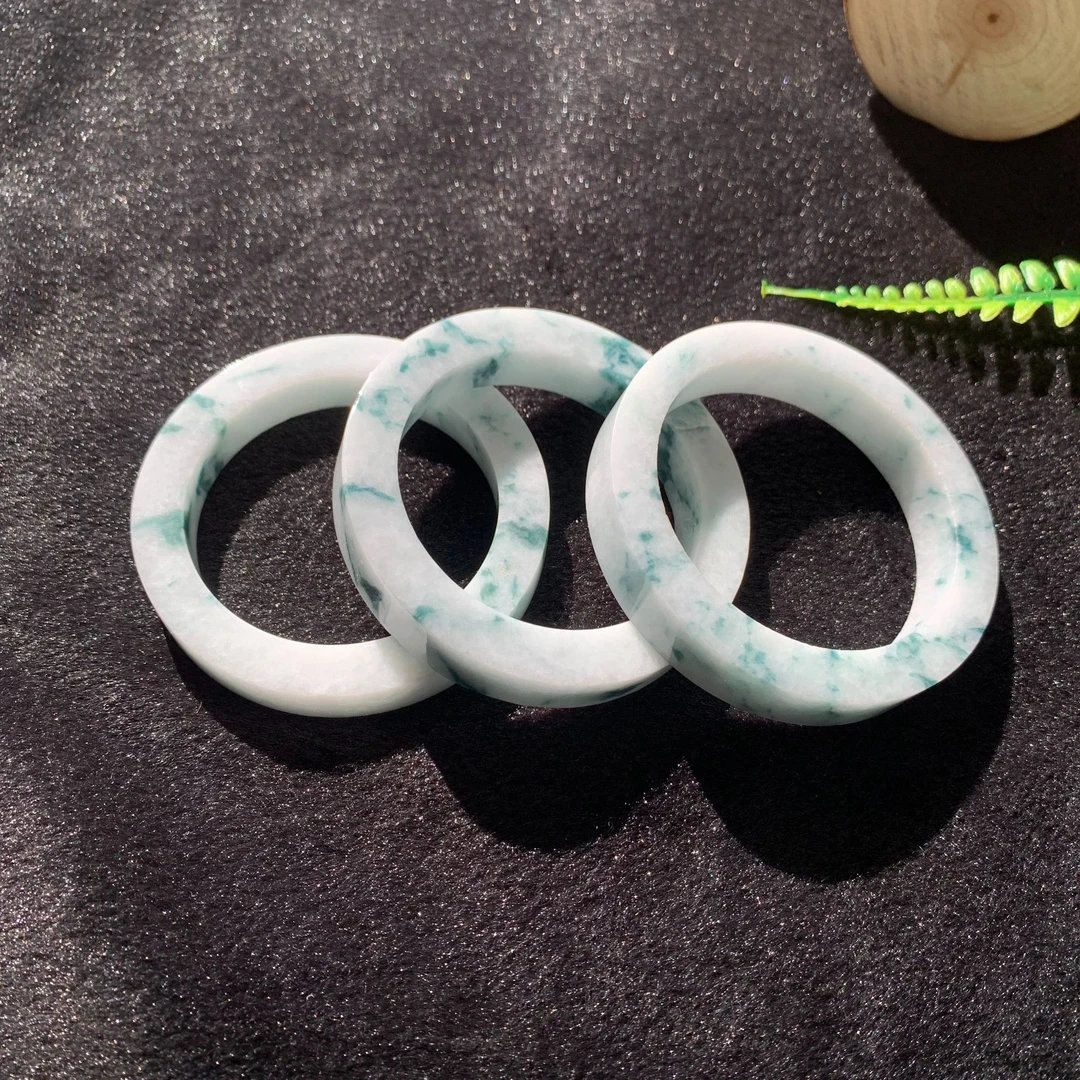 天然缅甸翡翠A货牛奶底飘花手镯5294211756（多样性发其一）