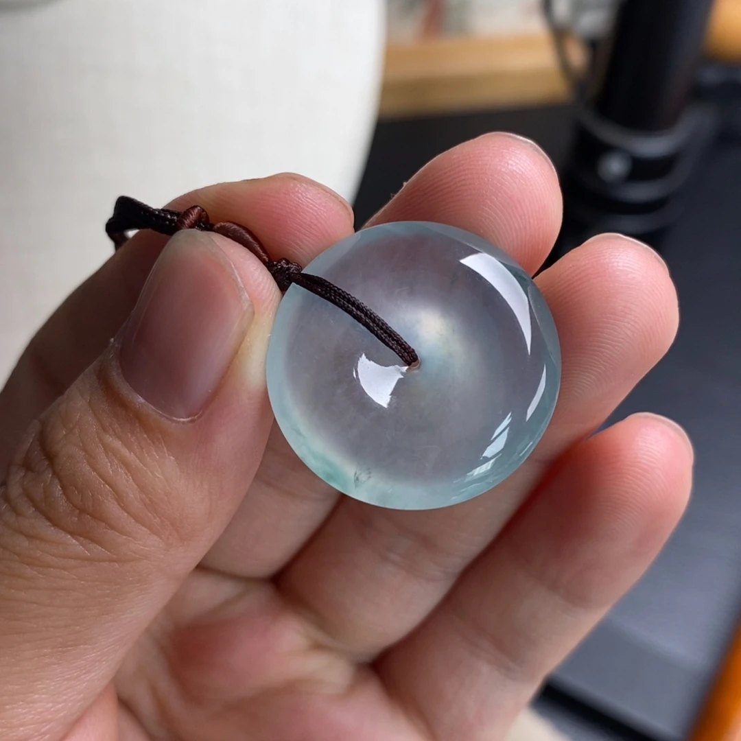 翡翠未镶嵌颈饰冰透水润底子干净微微飘花平安扣吊坠